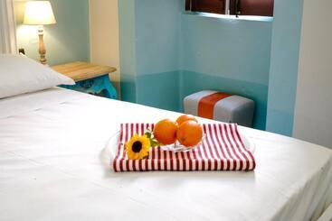 پانسیون Sofia Family Suites