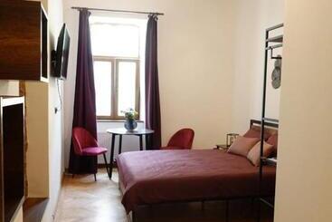 The Industrique Home 3 Bedroom Apartment
