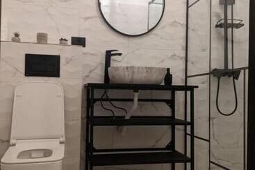 The Industrique Home   3 Bedroom Apartment