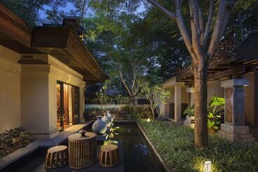 هتل Anantara Xishuangbanna Resort