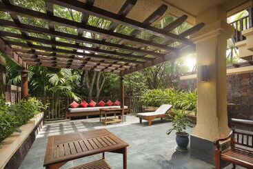 هتل Anantara Xishuangbanna Resort