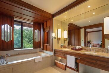 هتل Anantara Xishuangbanna Resort