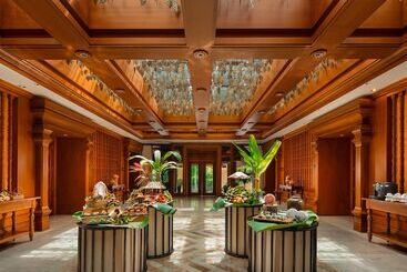 هتل Anantara Xishuangbanna Resort