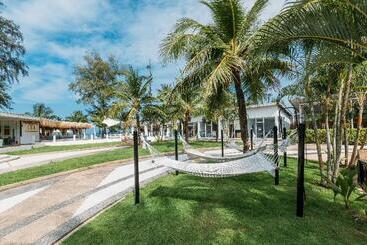 هتل Arinara Beach Resort Phuket Sha Extra Plus
