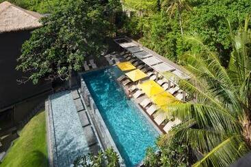 Beach Club by Haadtien - Koh Tao