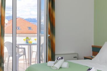 هتل Downtown Private Rooms