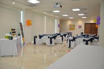 هتل Holiday Inn Express Puerto Vallarta, An Ihg