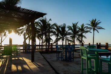 هتل Milos Beach