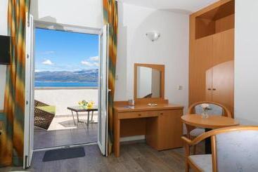 هتل Downtown Private Rooms