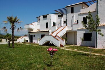 هتل Villaggio Santandrea Resort