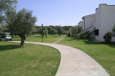 هتل Villaggio Santandrea Resort