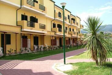 هتل Villaggio Santandrea Resort