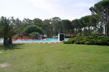 هتل Villaggio Santandrea Resort
