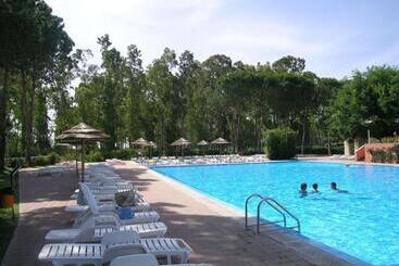 هتل Villaggio Santandrea Resort