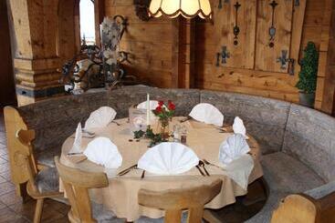 Общежитие Gasthof Tannen   Alm