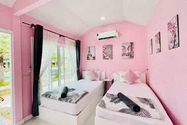 هاستل Thirty Tree Garden House