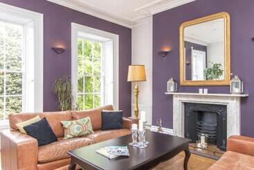 تختخواب و صبحانه 3 Berkeley Square Guesthouse