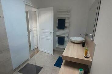 تختخواب و صبحانه Centre Ville, Chambre Indépendante 20m2 Et Sa Salle De Bain Privée