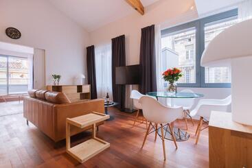 تختخواب و صبحانه Loft Luxe Hyper Centre: Terrasse/piscine/ Salle De Sport