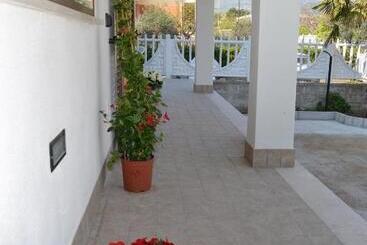 پانسیون Guesthouse Holiday Formia Beach