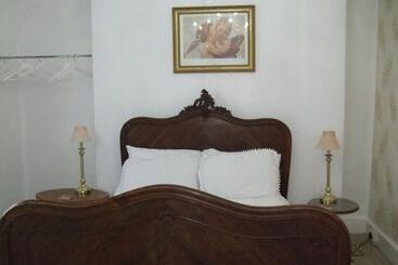 پانسیون Bluebells Guest House