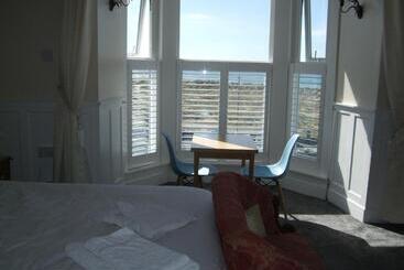 پانسیون Bluebells Guest House
