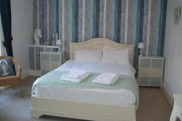 پانسیون Bluebells Guest House