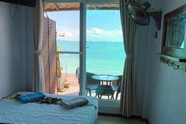 پانسیون Seaside Home