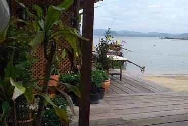 پانسیون Seaside Home