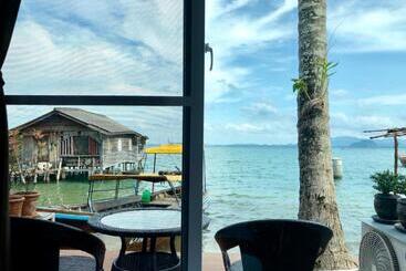 پانسیون Seaside Home