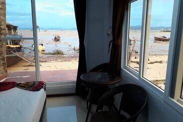 پانسیون Seaside Home