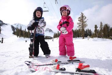 483 Steps To The Slopes Canyon Lodge   Cozy Renovated Mammoth Townhome