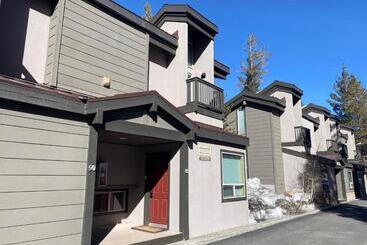 483 Steps To The Slopes Canyon Lodge   Cozy Renovated Mammoth Townhome