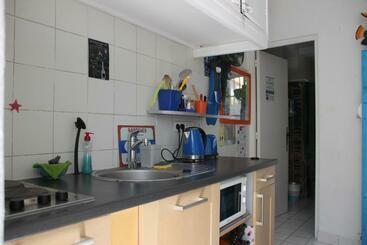 هاستل Au Petit Chez Soi