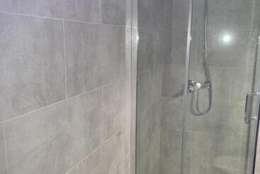 تختخواب و صبحانه L Auberge Galeria