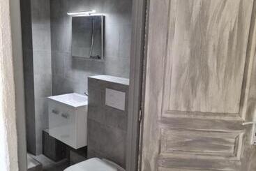 تختخواب و صبحانه L Auberge Galeria