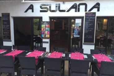 تختخواب و صبحانه L Auberge Galeria