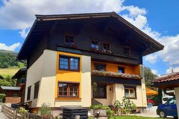 مبيت وإفطار Pension Zu Hause