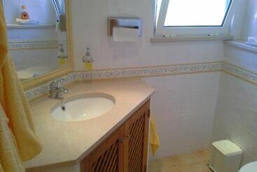 تختخواب و صبحانه Vila Florina