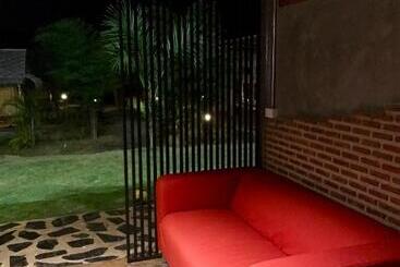 هتل Baan Nork Farmstay บ้านนอก ฟาร์มสเตย์