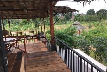 هتل Baan Nork Farmstay บ้านนอก ฟาร์มสเตย์