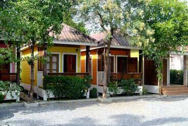 استراحتگاه Toffee House