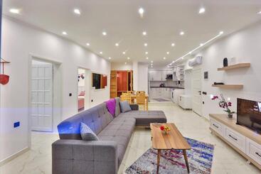 Villa Summery