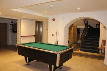تختخواب و صبحانه Garni Residence Trocker