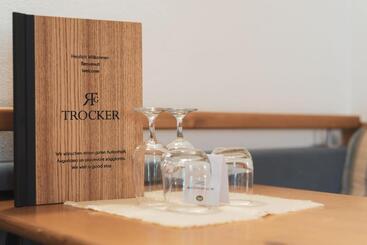 تختخواب و صبحانه Garni Residence Trocker