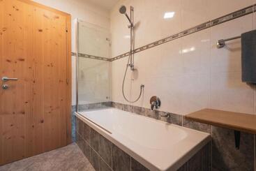 تختخواب و صبحانه Garni Residence Trocker