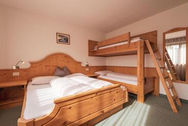 تختخواب و صبحانه Garni Residence Trocker