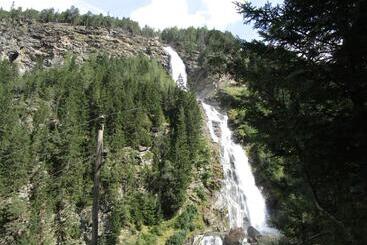 تختخواب و صبحانه Gästehaus Helga