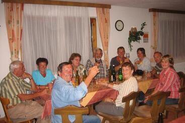 تختخواب و صبحانه Gästehaus Helga