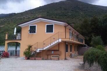 هتل Agriturismo Tendapiccola
